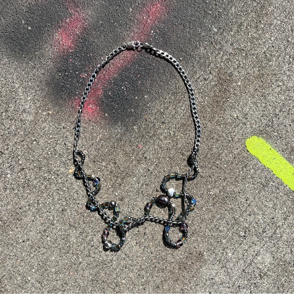 d’oinky WIGGLY CURB CHAIN BEADED NECKLACE HANDMADE Grey - Picture 2 of 6